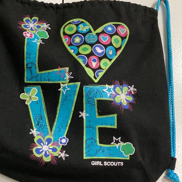 GIRL SCOUTS Love Hippie Flower Power Drawstring Bag Mini Backpack 15" x 15" - Picture 6 of 11